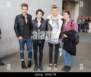 Die Vamps bei BBC Radio 1 Studios Featuring: The Vamps James McVay, Tristan Evans, Connor Ball, Brad Simpson wo: London, Vereinigtes Königreich bei: 04 Sep 2014 Stockfoto