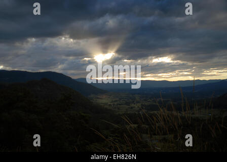 Doughboy Berg gewiegt von Nacht Kappe reicht, New-South.Wales, Australien. Stockfoto