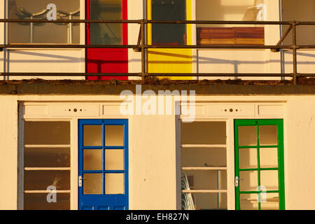 Strandhütten über Porthgwidden Strand St Ives Cornwall England Europa Stockfoto