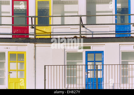 Strandhütten über Porthgwidden Strand St Ives Cornwall England Europa Stockfoto