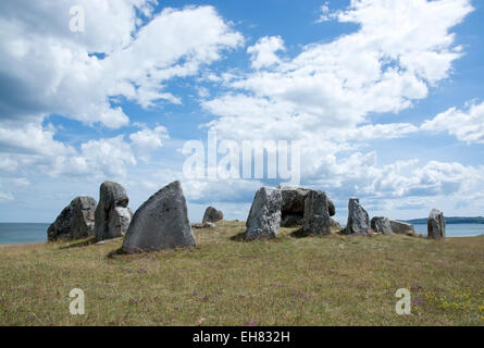 Alte Stein-Struktur von Skane Küste, Schweden im Juni. Stockfoto