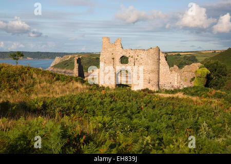 Pennard Castle und drei Klippen Bucht, Halbinsel Gower, Swansea, West Glamorgan, Wales, Vereinigtes Königreich, Europa Stockfoto