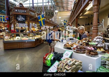 Ostermalmshallen drinnen essen, Stockholm, Schweden, Skandinavien, Europa Stockfoto