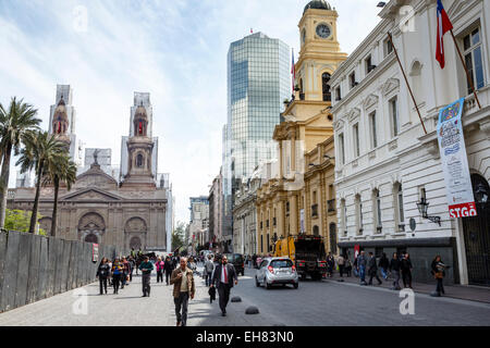 Das historische Nationalmuseum und die Correo Central-Gebäude am Plaza de Armas, Santiago, Chile, Südamerika Stockfoto