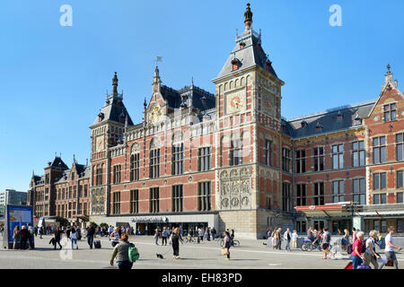 Central Railway Station, Stationsplein, Amsterdam, Noord-Holland, Niederlande, Europa Stockfoto