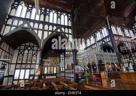 Innenraum der St.-Georgs Kathedrale, eines der höchsten Gebäude der Welt aus Holz, Georgetown, Guyana, Südamerika Stockfoto