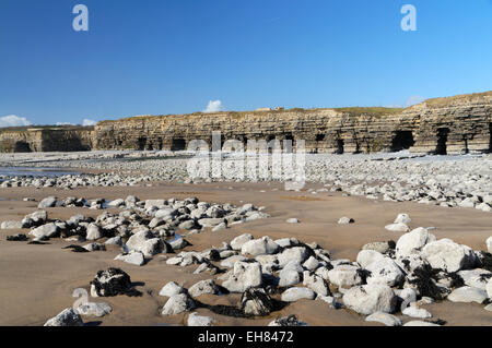 Col Huw Bucht und Meer Höhlen, Llantwit Major, Glamorgan Heritage Coast, Vale of Glamorgan, South Wales, Vereinigtes Königreich. Stockfoto