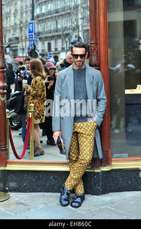 Simone Marchetti, Moderedakteur La Repubblica, Ankunft auf der Balmain-Show in Paris - 5. März 2015 - Foto: Start-und Landebahn Manhattan/Celine Gaille Mindesthonorar 50, - EUR/minimale Gebühr 50, - EUR/Picture Alliance Stockfoto