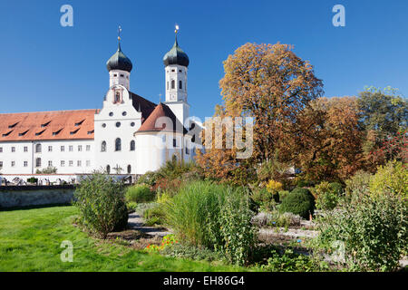 Benediktiner-Abtei und Kirche, Benediktbeuren, Bad Tölz Wolfratshausen, Upper Bavaria, Bayern, Deutschland, Europa Stockfoto