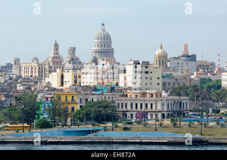 Blick auf das Kapitol, El Capitolio und der Altstadt, La Cabaña, Havanna, Ciudad De La Habana, Kuba Stockfoto