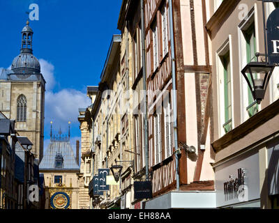 Gros Horloge Street und Fachwerkhäusern, Rouen, Normandie, Frankreich, Europa Stockfoto