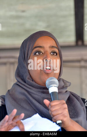 Fatima-Zahara Ibrahim - Klima-Aktivist und Campaigner, UK Youth Climate Coalition, Time To Act Klima März anlässlich Stockfoto