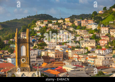 Blick über St. Georges, Hauptstadt von Grenada, Windward-Inseln, West Indies, Karibik, Mittelamerika Stockfoto