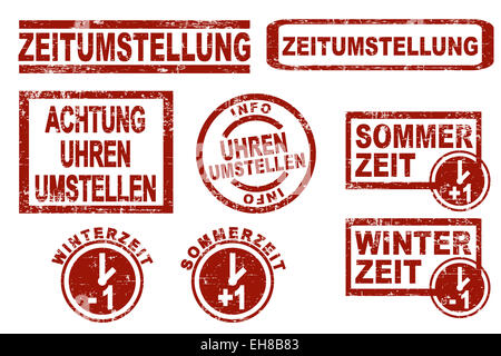 Satz von roten Grunge Stil Tinte Stempel zeigt deutsche Begriffe für Sommerzeit Stockfoto