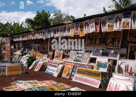 Ein Souvenir-Shop in Karatu Dorf am Arusha-Region des nördlichen Tansania Ostafrika Stockfoto