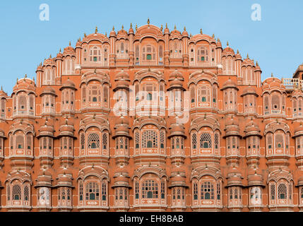 Fassade des Hawa Mahal (Palast der Winde), Jaipur, Rajasthan, Indien Stockfoto