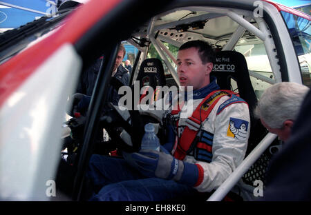 Colin McRae in seinem Ford Focus WRC an eine Service-Station auf der Rallye Monte Carlo 1999 Stockfoto