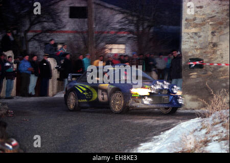 Richard Burns eine Etappe der Rallye Monte Carlo 1999 seinen Subaru Impreza WRC befahren. Stockfoto