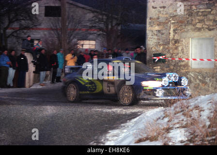 Richard Burns eine Etappe der Rallye Monte Carlo 1999 seinen Subaru Impreza WRC befahren. Stockfoto