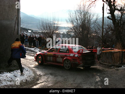 Tommi Makinen befahren eine Etappe der Rallye Monte Carlo 1999 seinen Mitsubishi Lancer Evo VI Stockfoto