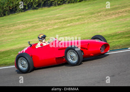 1955-Maserati 250F mit Fahrer Simon Diffey, Richmond Trophy Rennen. 2014 Goodwood Revival Meeting, Sussex, UK. Stockfoto