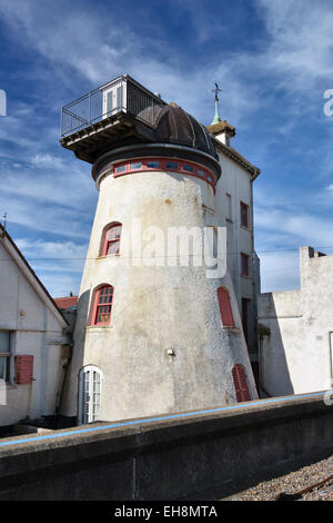 Fort Green Mill, Aldeburgh, Suffolk, Großbritannien, eine alte Windmühle, die 1902 in ein Haus umgewandelt wurde Stockfoto