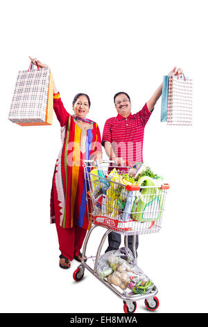 2 indische Senioren verheiratet Paare trolley Shopping Stockfoto