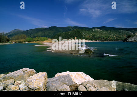 Italien, Kampanien, Nationalpark Cilento, Mündung des Flusses Mingardo Stockfoto