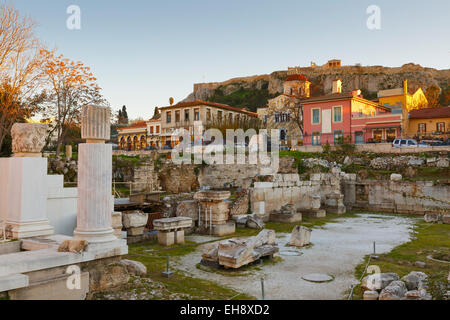 Reste des Hadrian Bibliothek in Monastiraki-Platz in Athen, Griechenland. Stockfoto