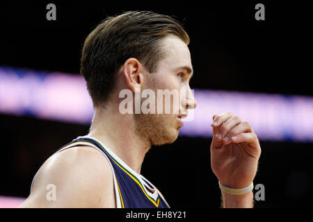 6. März 2015: Utah Jazz nach vorne sieht Gordon Hayward (20) während der NBA-Spiel zwischen den Utah Jazz und die Philadelphia 76ers im Wells Fargo Center in Philadelphia, Pennsylvania. Die Utah Jazz gewann 89-83. Stockfoto