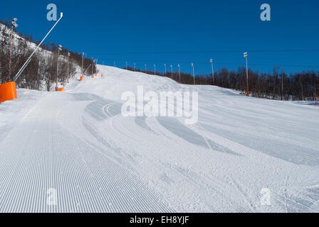 Frisch Parkgestalter roten Skipiste in Geilo, Norwegen Stockfoto