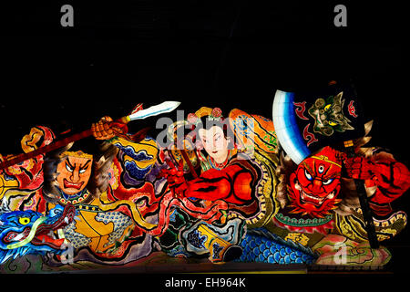 Die schöne beleuchtete Wagen und Figuren aus dem Aomori Nebuta-Festival. Stockfoto