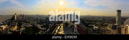 Guayaquil betrachtet aus Santa Ana Hill, Ecuador Stockfoto