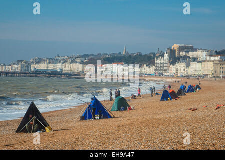 Hochseeangeln Wettbewerb am Strand von Hastings, East Sussex, England, UK Stockfoto