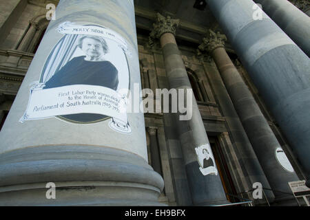 Adelaide, Australien. 10. März 2015. Süd Australien Parlament ehrt seine erste Portion Frauen Politiker einschließlich der ehemalige australische Premierminister Julia Gillard © Amer Ghazzal/Alamy Live-Nachrichten Stockfoto