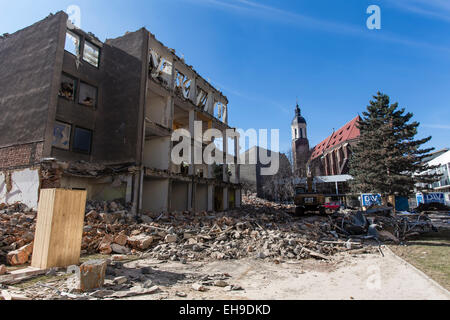 Abriss, Hish-Hochhaus, Skelett, Ruinen, Verwaltungsgebäude, Urbanism, Opava, Tschechien Stockfoto