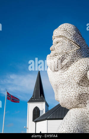 Norwegischen Matrosen Kirche mit Statue von Captain Scott Cardiff Bay Cardiff Wales Stockfoto