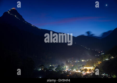 Die beleuchteten Weg Sri Pada (Adam es Peak), Sri Lanka, Asien Stockfoto