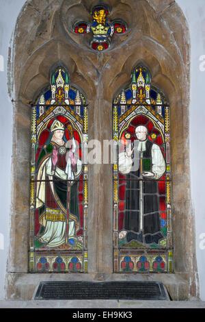 Kirchenfenster der Pfarrkirche St. Johannes der Evangelist, Cutcombe, Exmoor Stockfoto