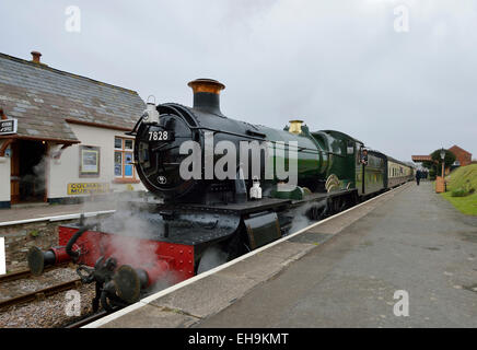 Odney Manor Dampfzug in blauen Anker Station West Somerset Railway Stockfoto