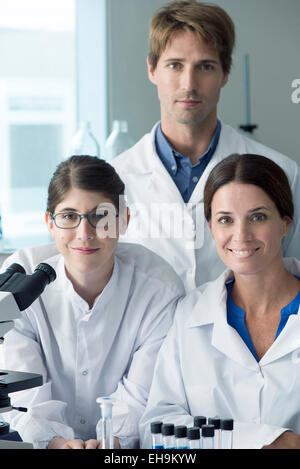 Team von Wissenschaftlern im Labor, Porträt Stockfoto