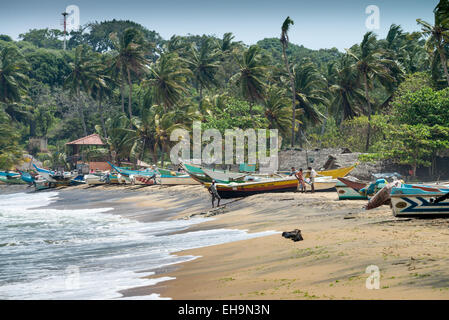 Fischer auf einem Strand, Arugam Bay, Sri Lanka, Asien Stockfoto