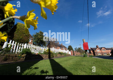 Dorf Barton, England. malerische Frühling Blick auf Barton Road. Stockfoto