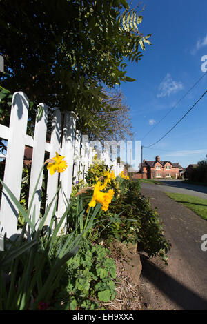 Dorf Barton, England. malerische Frühling Blick auf Barton Road. Stockfoto