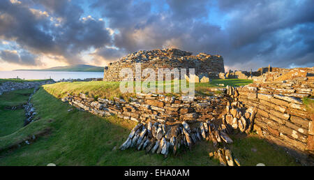 Der Broch von Gurness Dorf aus den 500-200BC, Mainland Orkney, Schottland. Stockfoto