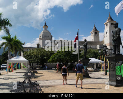 Blick Parque Independencia Zentrum San Felipe de Puerto Plata Hauptstadt Provinz Puerto Plata Dominikanische Republik St. Philip der Apostel-Kathedrale Stockfoto