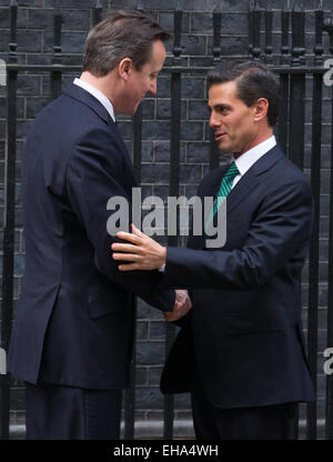 Mittwoch, 4. März 2015 der britische Premierminister David Cameron empfängt mexikanischen Präsidenten Enrique Pena Nieto in der Nummer 10 Downing Street in London. Stockfoto