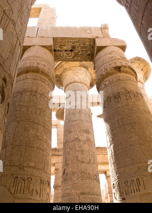 Die Säulenhalle im Tempel des Amun in Karnak, Luxor, Ägypten Stockfoto