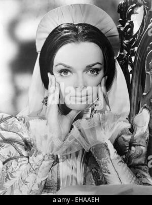 Barbara Steele, am Set des Films "The Pit and the Pendulum", 1961 Stockfoto