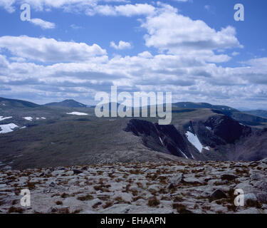 Coire ein t-Sneachda Stob Coire ein t-Sneachda und Cairn man vom Gipfel des Cairn Gorm Schottland Stockfoto